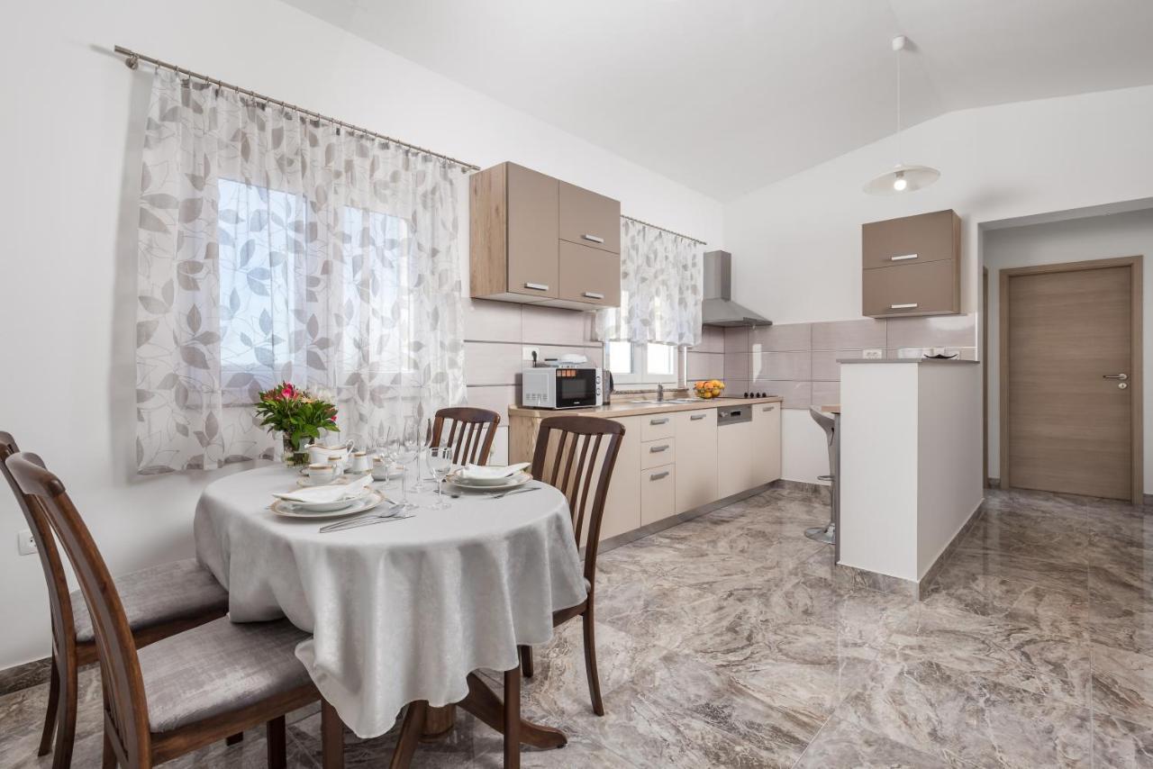 Apartment Dani-E.L. Kastav Eksteriør billede